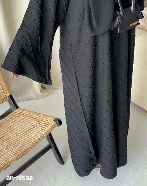 LAYAN: Black Criss-Cross Smart Abaya - Image 5