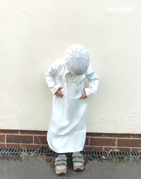 Shiny White Emirati Thobe for Children - Size 28 Only - Image 4
